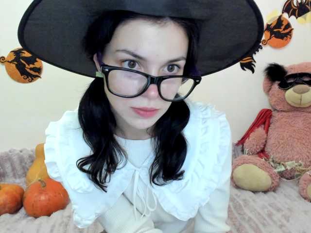 Honeykrisspussy live cam on BongaCams