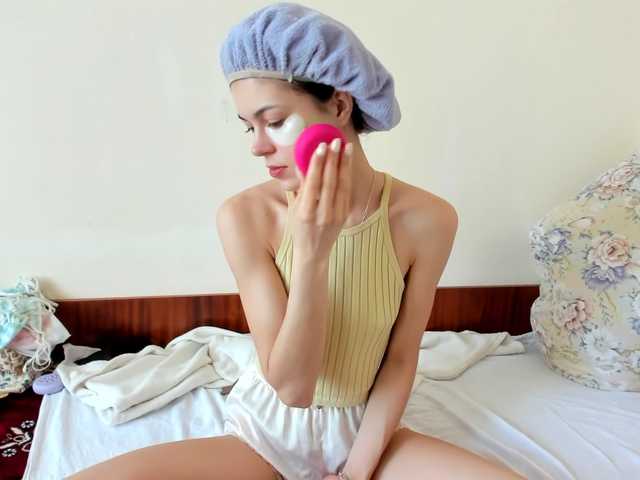 Honeykrisspussy live cam on BongaCams