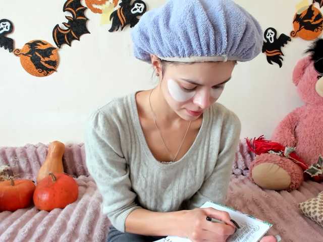 Honeykrisspussy live cam on BongaCams