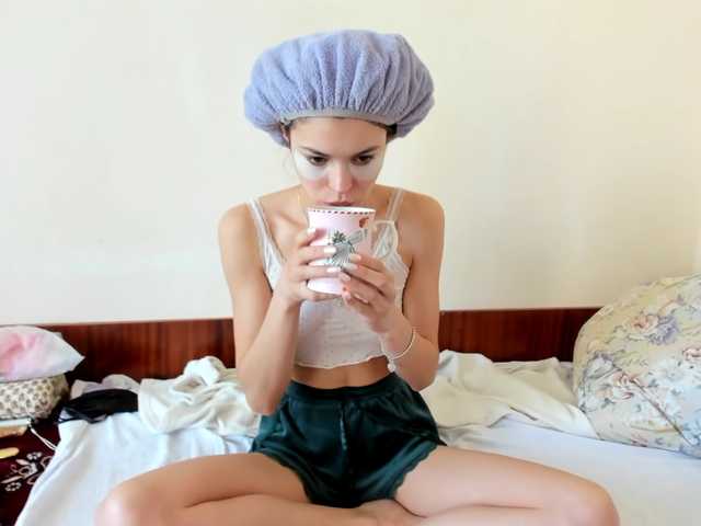 Honeykrisspussy live cam on BongaCams
