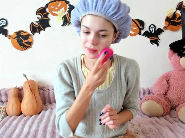 Honeykrisspussy live cam on BongaCams
