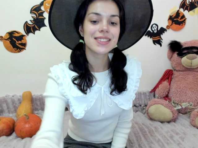 Honeykrisspussy live cam on BongaCams