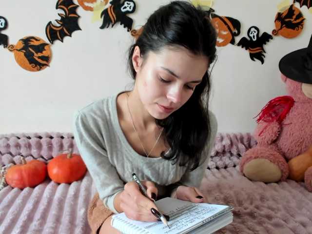 Honeykrisspussy live cam on BongaCams