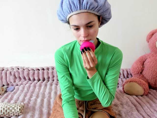 Honeykrisspussy live cam on BongaCams