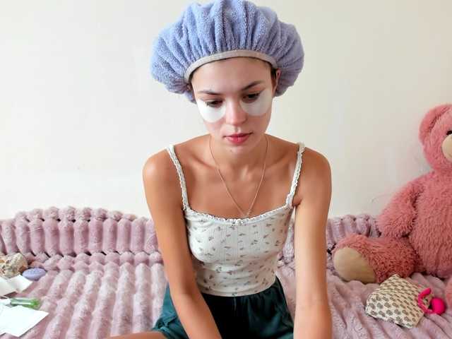 Honeykrisspussy live cam on BongaCams