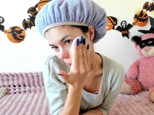 Honeykrisspussy live cam on BongaCams