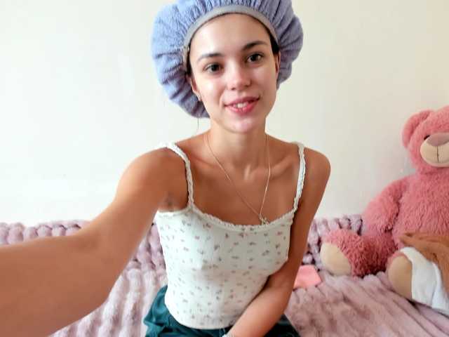 Honeykrisspussy live cam on BongaCams