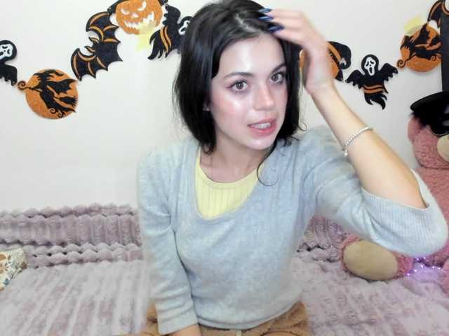 Honeykrisspussy live cam on BongaCams
