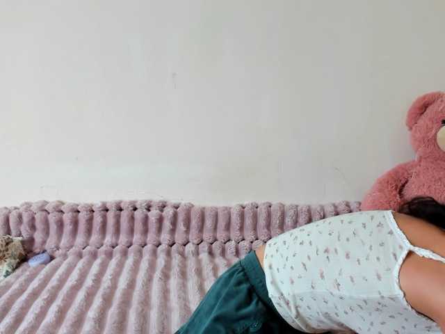 Honeykrisspussy live cam on BongaCams