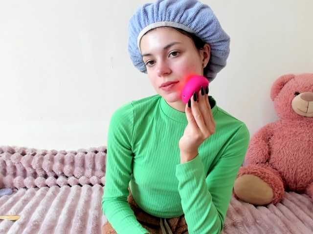 Honeykrisspussy live cam on BongaCams