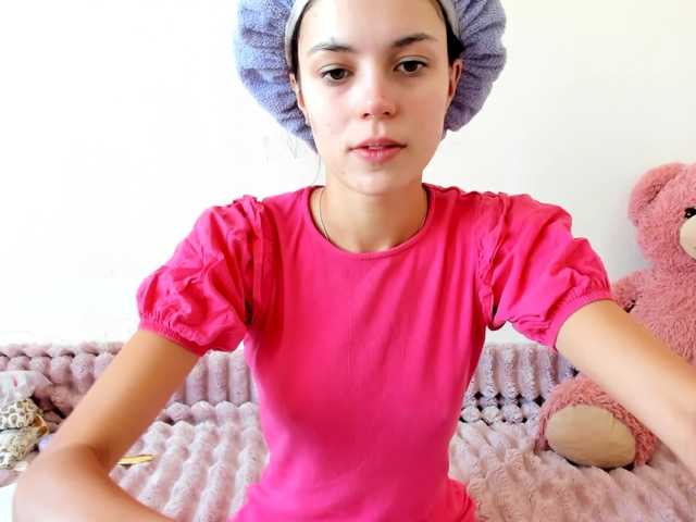 Honeykrisspussy live cam on BongaCams