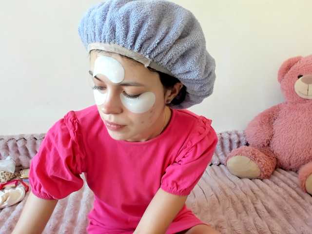 Honeykrisspussy live cam on BongaCams