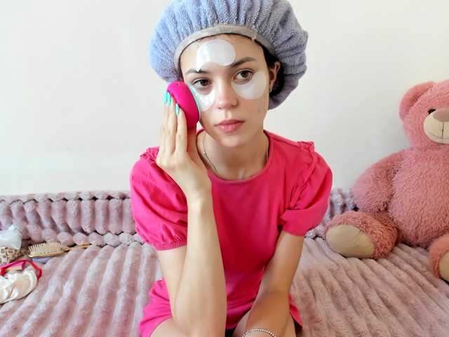 Honeykrisspussy live cam on BongaCams