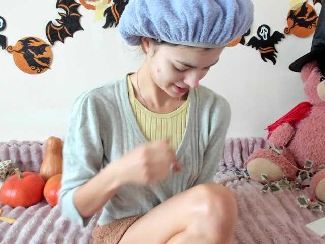 Honeykrisspussy live cam on BongaCams