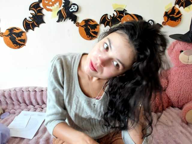 Honeykrisspussy live cam on BongaCams
