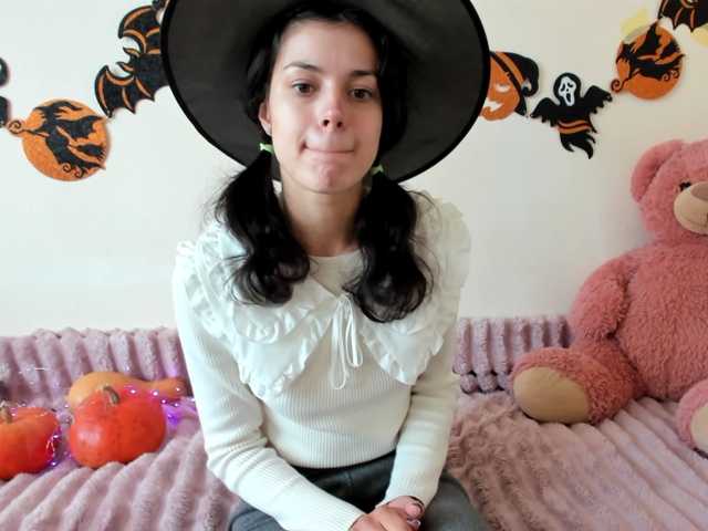 Honeykrisspussy live cam on BongaCams