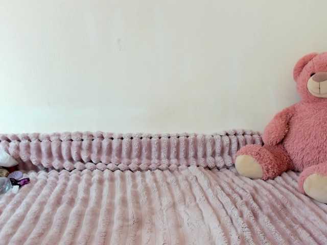 Honeykrisspussy live cam on BongaCams