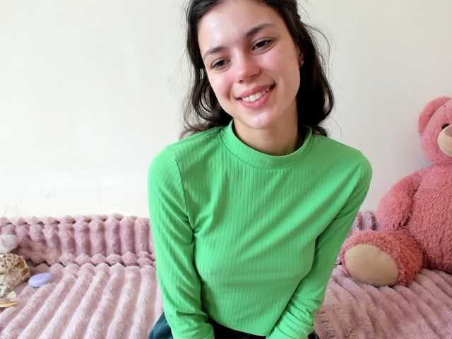 Honeykrisspussy live cam on BongaCams