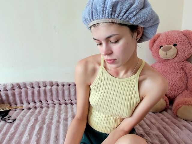Honeykrisspussy live cam on BongaCams