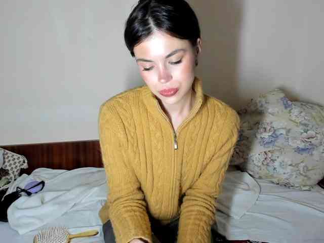 Модель: Honeykrisspussy