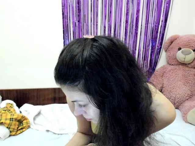 Honeykrisspussy webcam