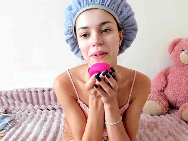 Honeykrisspussy webcam