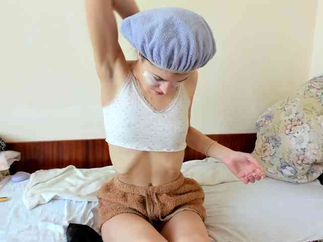 Honeykrisspussy webcam