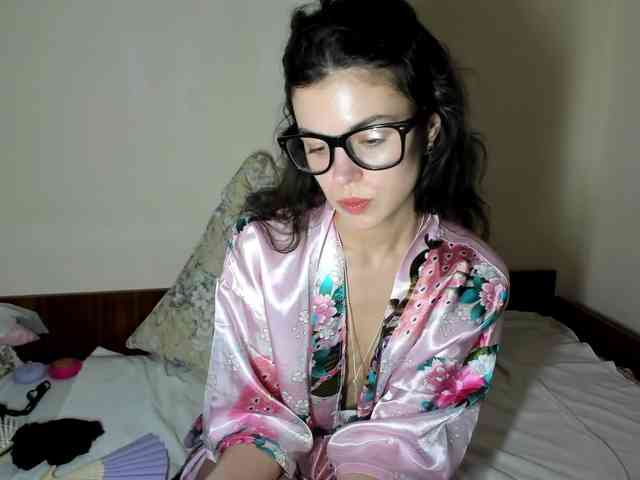 Honeykrisspussy webcam