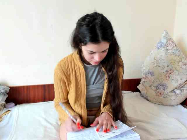 Honeykrisspussy webcam