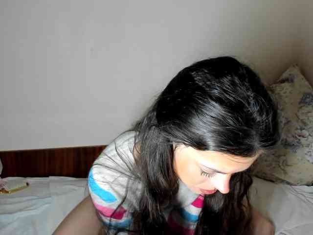 Honeykrisspussy webcam