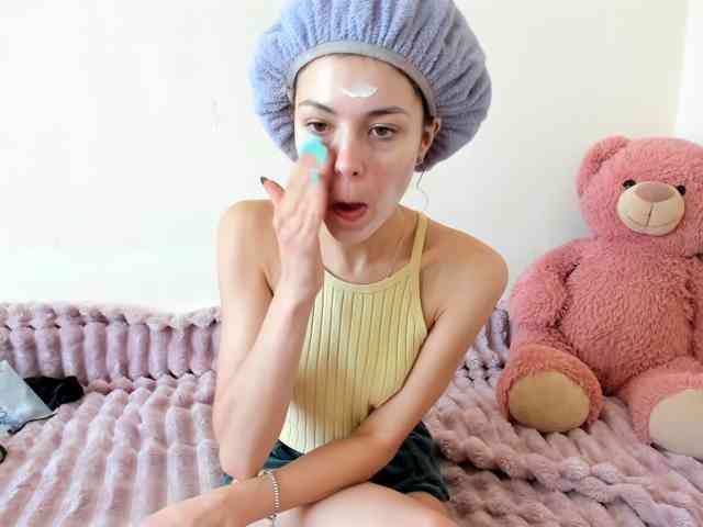 Honeykrisspussy webcam