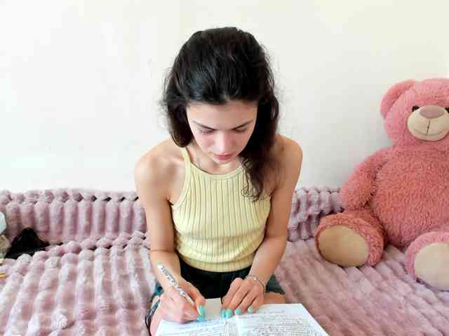 Honeykrisspussy webcam