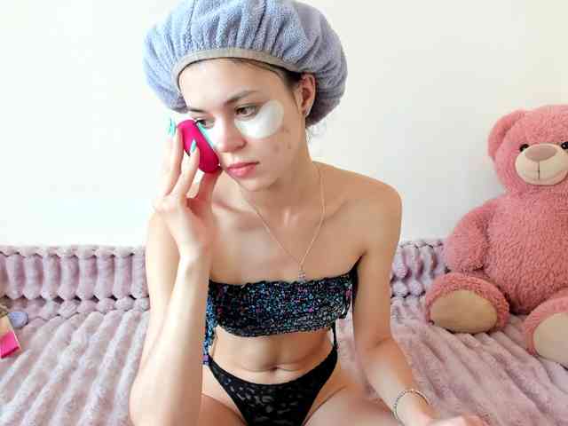 Honeykrisspussy webcam