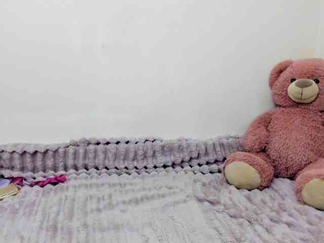 Honeykrisspussy webcam