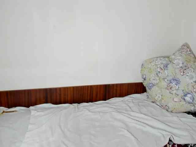 Honeykrisspussy webcam