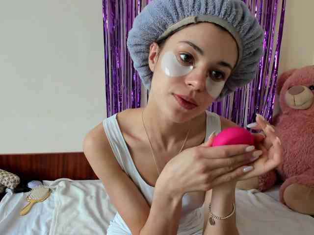 Honeykrisspussy webcam