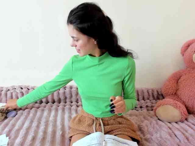 Honeykrisspussy webcam