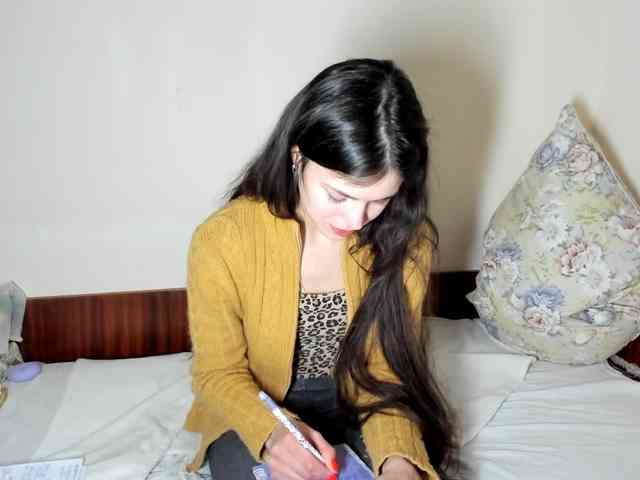 Honeykrisspussy webcam