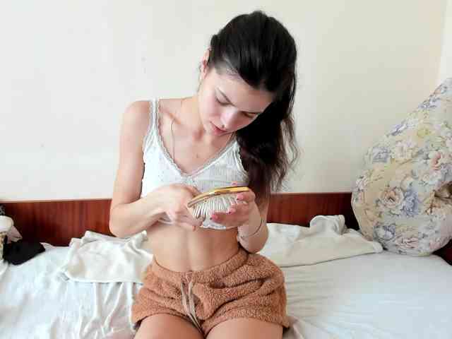 Honeykrisspussy webcam