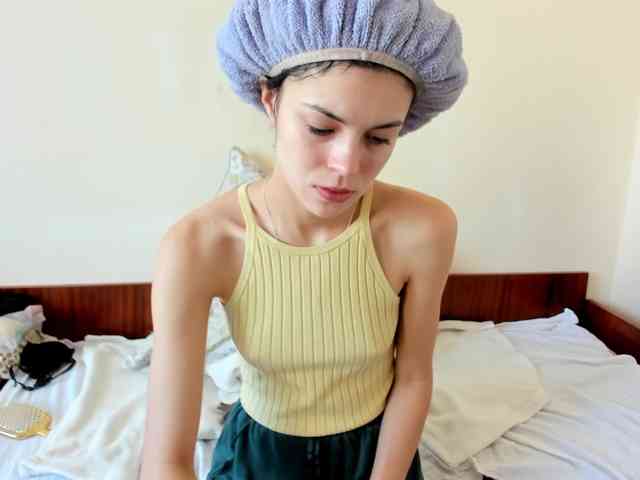 Honeykrisspussy webcam