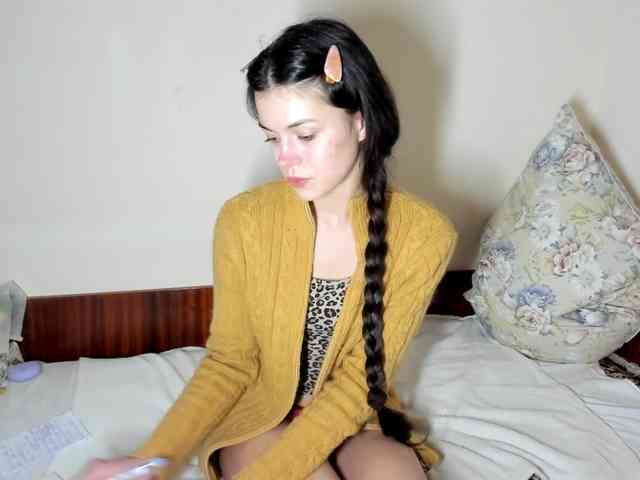 Honeykrisspussy webcam