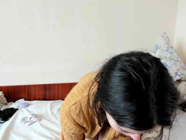 Модель: Honeykrisspussy