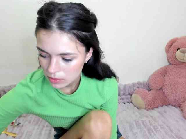 Honeykrisspussy webcam