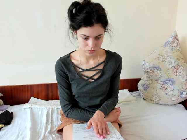 Honeykrisspussy webcam