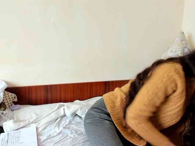 Honeykrisspussy webcam