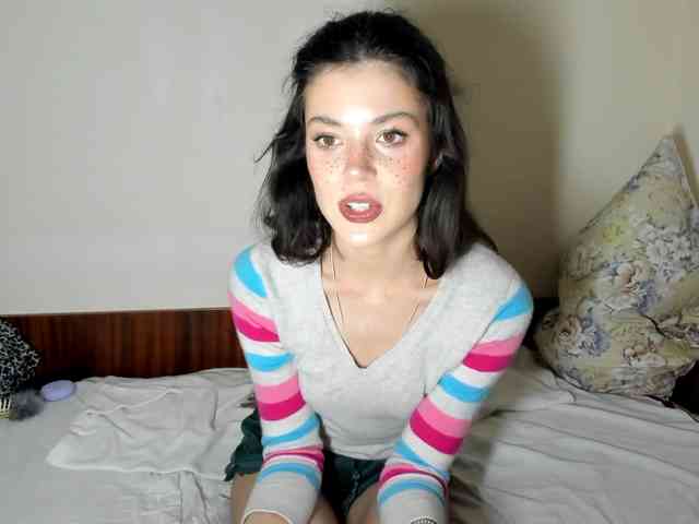 Honeykrisspussy webcam