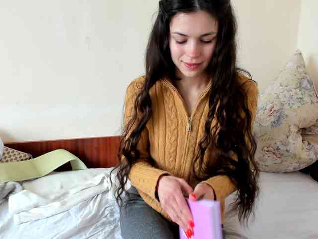 Honeykrisspussy webcam