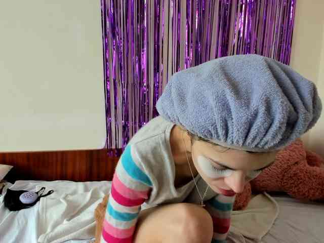 Honeykrisspussy webcam