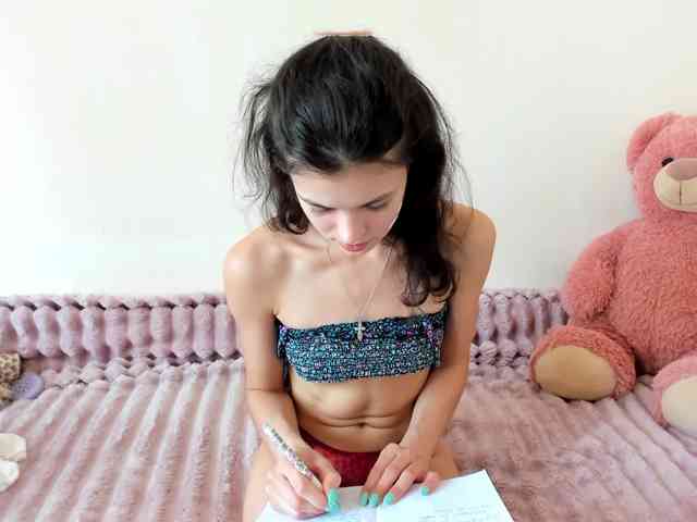 Honeykrisspussy webcam