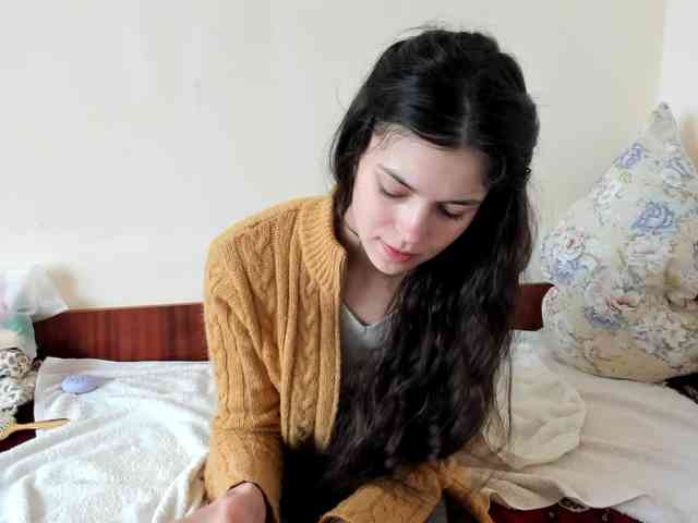 Honeykrisspussy webcam